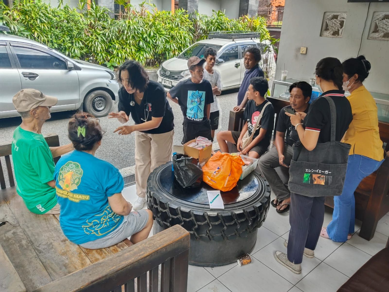 Dinkes Denpasar Rutin Cek Kesehatan Warga Korban Banjir